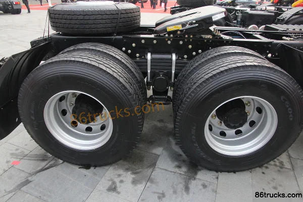 FAW Jiefang Qingdao Xindewei Heavy Truck 390hp 6X4(10 wheels) Tractor Truck Chassis (3) | 86Trucks