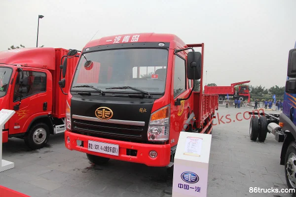 FAW Jiefang Qingdao Sailong camion moyen 140 ch 4X2(6 roues) camion porteur à ridelles cabine approfondie 6,8 m (SCR) Ex