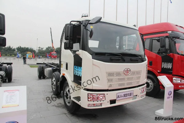 FAW Jiefang J6L Medium Truck 220 hp 6X2(8 wheels) 7.7m Flatbed Cargo Truck Exterior (3) | 86Trucks