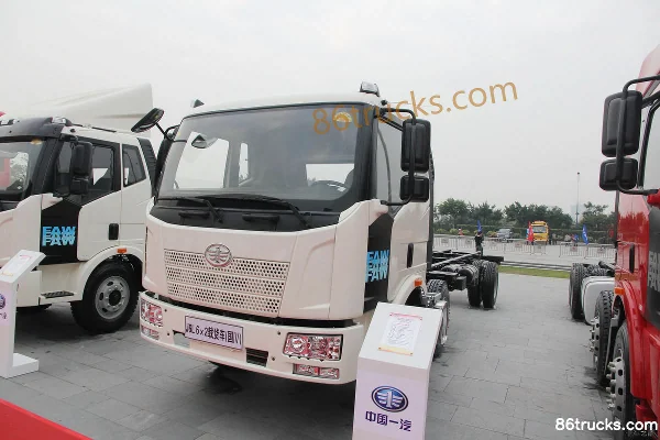 FAW Jiefang J6L Medium Truck 220 hp 6X2(8 wheels) 7.7m Flatbed Cargo Truck Exterior (2) | 86Trucks