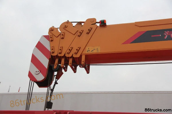 FAW Jiefang J6M 260hp 6X4(10 wheels) truck-mounted crane Body (3) | 86Trucks