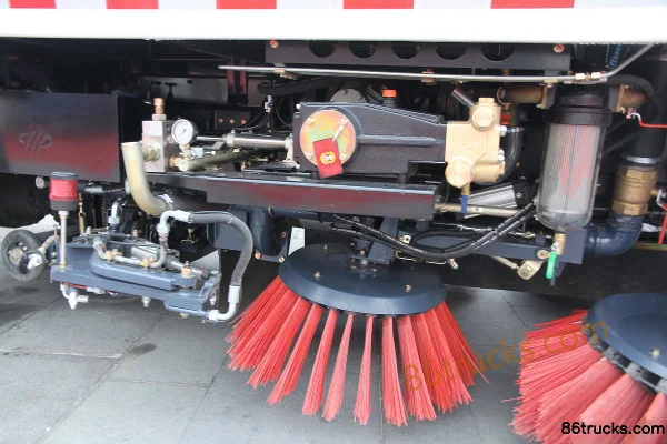 FAW Jiefang J6P 160 hp 4X2(6 wheels) Water Sprinkler Truck Chassis (2) | 86Trucks