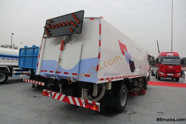 FAW Jiefang J6P 160 hp 4X2(6 wheels) Water Sprinkler Truck Chassis (1) | 86Trucks