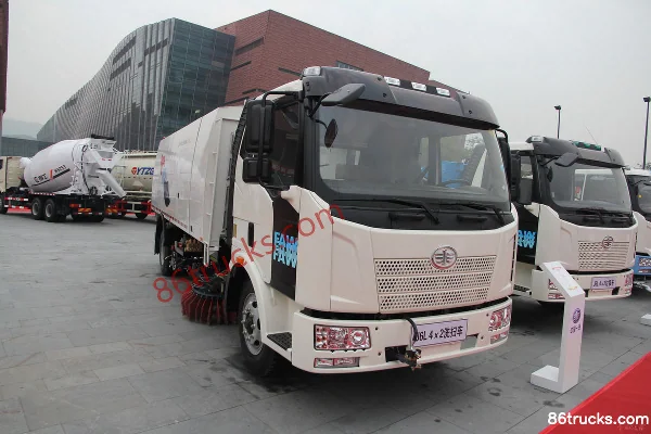 FAW Jiefang J6P 160 hp 4X2(6 wheels) Water Sprinkler Truck Exterior (3) | 86Trucks
