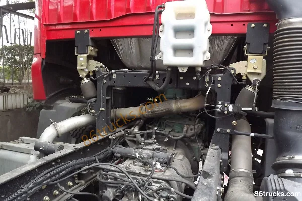 FAW Jiefang Qingdao New Dawai Heavy Truck 380 hp 8X4(12 wheels) 9.5m Sleeper Cab Stake Cargo Truck Chassis (3) | 86Trucks