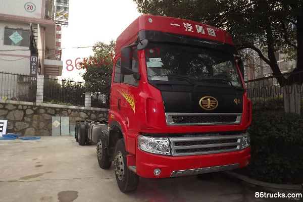 FAW Jiefang Qingdao New Dawai Heavy Truck 380 hp 8X4(12 wheels) 9.5m Sleeper Cab Stake Cargo Truck Exterior (2) | 86Trucks