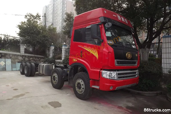 FAW Jiefang Qingdao New Dawei Heavy Truck 280hp 8X4(12 wheels) 9.5m Cab-Over Canvas Cargo Truck Exterior