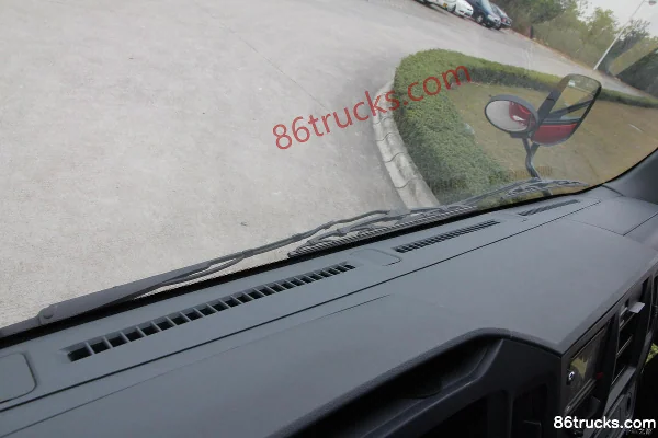 Yuejin Chaoyue C300 145 hp 4X2(6 wheels) 4.155m single-row cab flatbed light truck (3) | 86Trucks