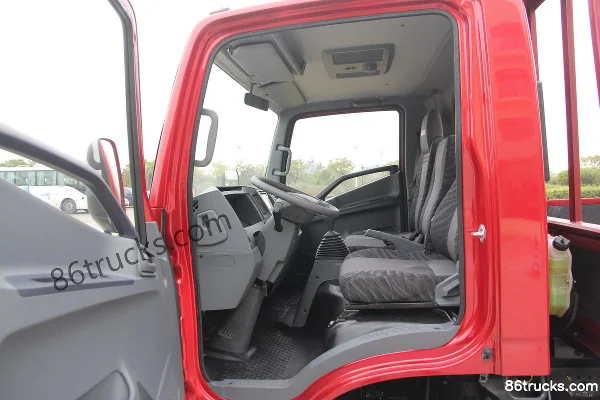 Yuejin Chaoyue C300 145 hp 4X2(6 wheels) 4.155m single-row cab flatbed light truck (2) | 86Trucks
