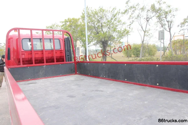 Yuejin Chaoyue C300 145 hp 4X2(6 wheels) 4.155m single-row cab flatbed light truck Body (3) | 86Trucks