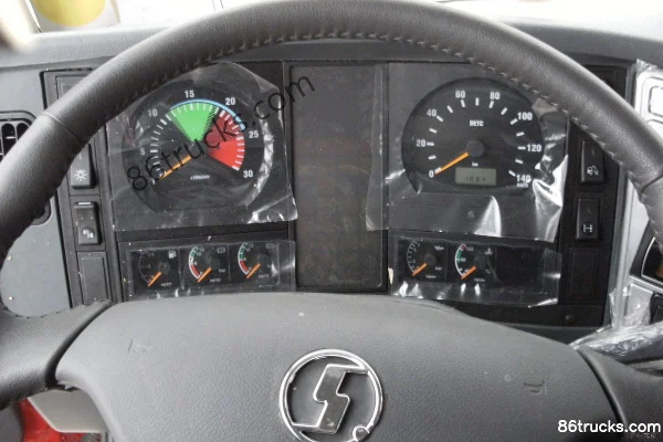 SHACMAN Delong M3000 336 hp 6X2(8 wheels) LNG tractor truck Cab (3) | 86Trucks