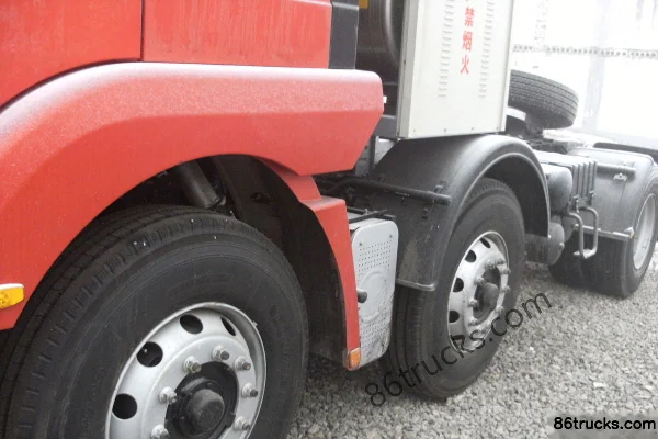 SHACMAN Delong M3000 336 hp 6X2(8 wheels) LNG tractor truck Chassis (3) | 86Trucks