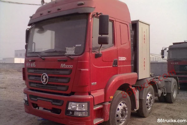 SHACMAN Delong M3000 336 hp 6X2(8 wheels) LNG tractor truck Exterior (2) | 86Trucks