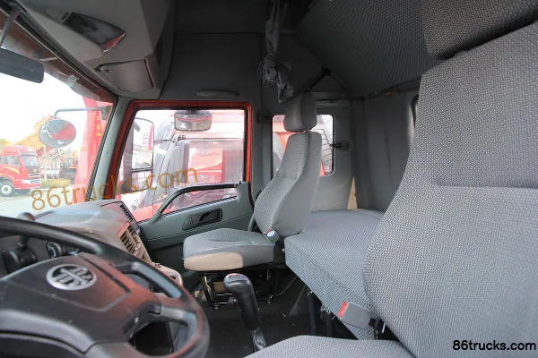 FAW Jiefang Qingdao Tu V heavy truck 310 hp 6X2(8 wheels) tractor truck Cab (2) | 86Trucks