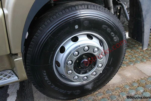 FAW Jiefang Qingdao Tu V heavy truck 330 hp 6X4(10 wheels) tractor truck Chassis (3) | 86Trucks
