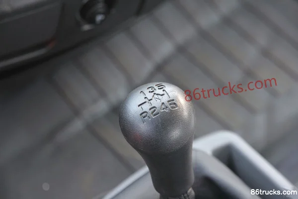 FAW Jiefang J6L Medium Truck 160hp 4X2(6 wheels) Cage Type Cargo Truck Cab (3) | 86Trucks