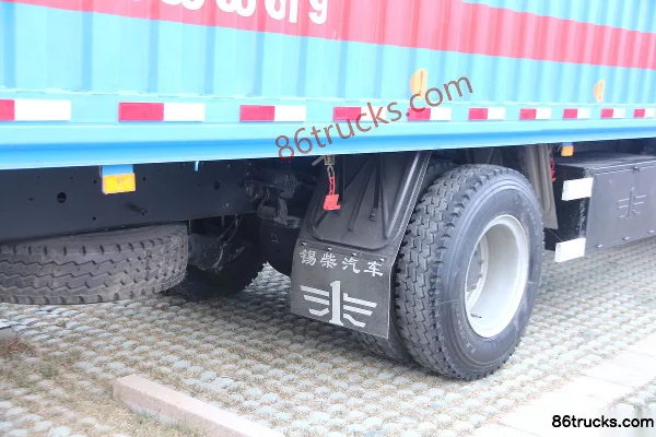 FAW Jiefang Qingdao Hanwei (J5M) camion lourd, 220 ch, 6X2(8 roues) , camion porteur à fourgon de 9,5 m avec cabine couchette Châssis (1)