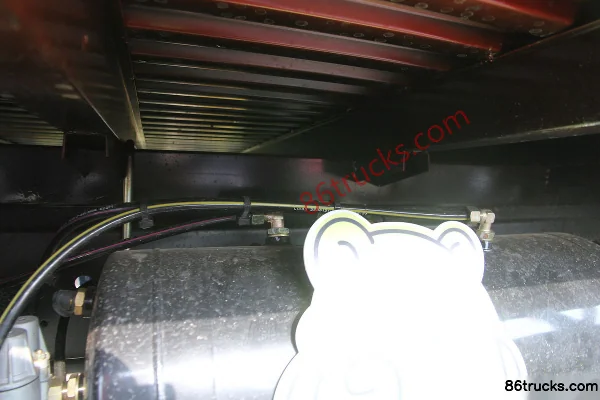 FAW Jiefang HuV 100hp 4X2(6 wheels) 4.2m Single Row Stake Light Truck Chassis (3) | 86Trucks
