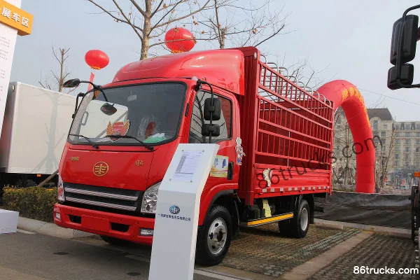FAW Jiefang HuV 100hp 4X2(6 wheels) 4.2m Single Row Stake Light Truck Exterior (3) | 86Trucks