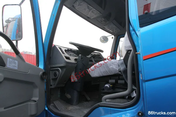 FAW Jiefang Qingdao Sailong Medium Truck 140hp 4X2(6 wheels) 4.8m Day Cab Flatbed Cargo Truck (1) | 86Trucks