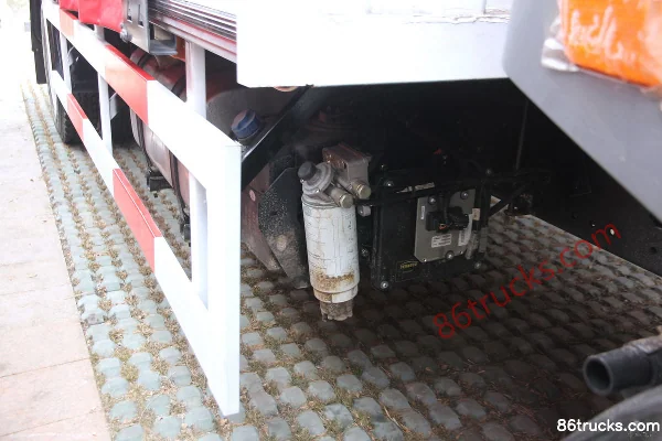 FAW Jiefang Qingdao Sailong camion porteur 164 ch 4X2(6 roues) 6,8 m cabine approfondie fourgon (1) | 86Trucks