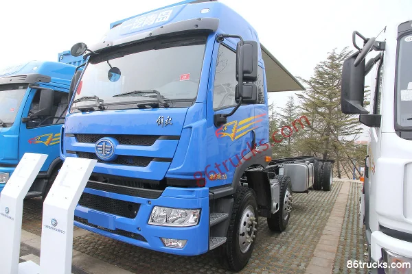FAW Jiefang Qingdao New Hanwei J5M Heavy Truck 220 hp 6X2(8 wheels) 9.5m Day Cab Cargo Truck Chassis Exterior (2) | 86Trucks