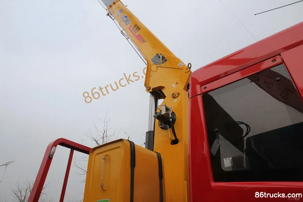 FAW Jiefang J5K 180hp 4X2(6 wheels) Truck Mounted Crane (XCMG) Cab (1) | 86Trucks