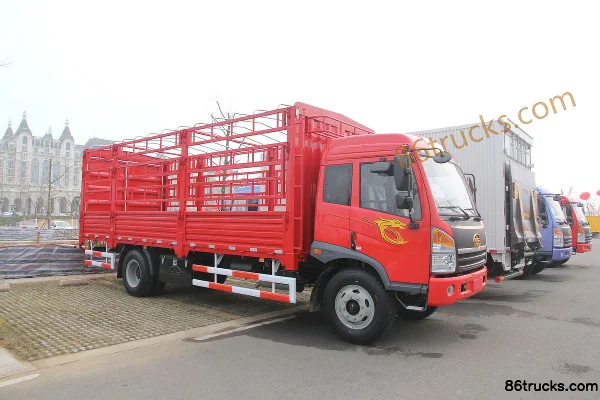 FAW Jiefang Qingdao Sailong Medium Truck 160 hp 4X2(6 wheels) 6.2m Cab-Over with Half-Sleeper Cage Cargo Truck Exterior (2) | 86Trucks