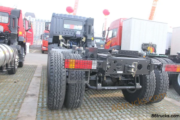 FAW Jiefang Qingdao New Dawei Heavy Truck 350 hp 6X4(10 wheels) 5.4 m LNG Dump Truck Chassis (2) | 86Trucks