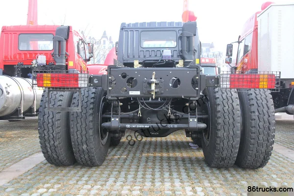 FAW Jiefang Qingdao New Dawei Heavy Truck 350 hp 6X4(10 wheels) 5.4 m LNG Dump Truck Chassis (1) | 86Trucks