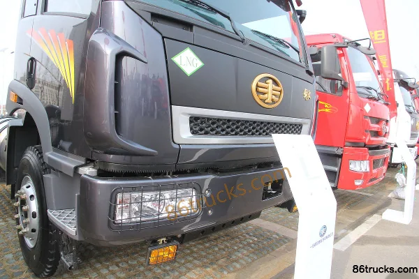 FAW Jiefang Qingdao New Dawei Heavy Truck 350 hp 6X4(10 wheels) 5.4 m LNG Dump Truck Exterior (3) | 86Trucks