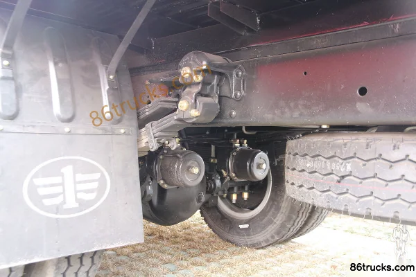 FAW Jiefang Hu V 120hp 4X2(6 wheels) 5.2m Single Row Flatbed Cargo Truck Cab (2) | 86Trucks