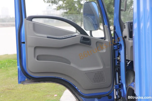 JMC Kairui 800 120hp 4X2(6 wheels) 4.1m Single Row Van Light Truck (Basic) Cab (2) | 86Trucks