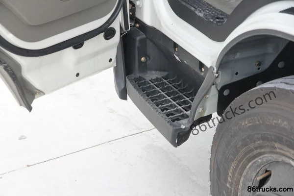 JMC Kairui 800 120 ch 4X2(6 roues) camion léger fourgon cabine double 3,1 m (3) | 86Trucks