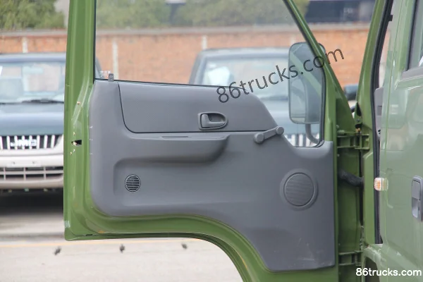 JMC Kaiyun 109hp 4X2(6 wheels) 2.2m Double Row Flatbed Light Truck Cab (2) | 86Trucks