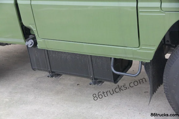 JMC Kaiyun 109hp 4X2(6 wheels) 2.2m Double Row Flatbed Light Truck Chassis (2) | 86Trucks