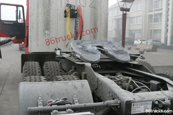 SHACMAN Delong F3000 380 hp 6X4(10 wheels) LNG Tractor Truck Chassis (1) | 86Trucks