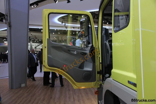 Mercedes-Benz Atego Medium Truck 238hp 4X2(6 wheels) Box Cargo Truck (Model 1224) Cab (1) | 86Trucks