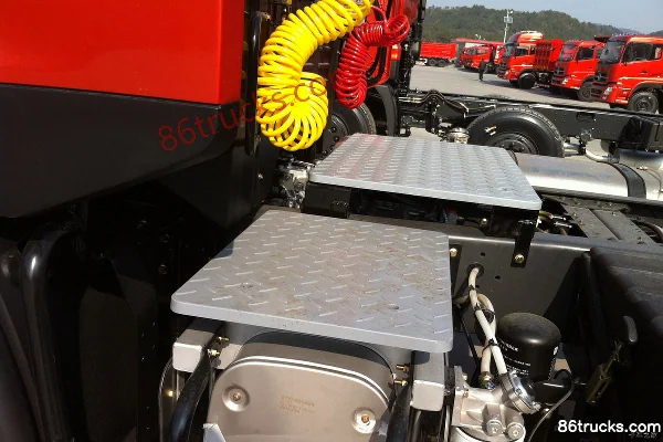 Dongfeng Commercial Vehicle Tianlong Heavy Truck 315 hp 6X4(10 wheels) Tractor Truck Chassis (2) | 86Trucks