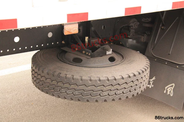 Dongfeng Commercial Vehicle Tianjin camion porteur 185 ch 4X2(6 roues) 6,2 m fourgon Cabine (2) | 86Trucks
