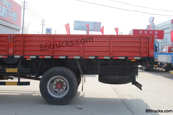 Dongfeng Kangba camion porteur 140 ch 4X2(6 roues) 6,7 m plateau à ridelles Châssis (3) | 86Trucks