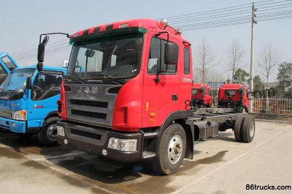 JAC Weiling II Medium Truck 158hp 4X2(6 wheels) Stake Cargo Truck Exterior (2) | 86Trucks