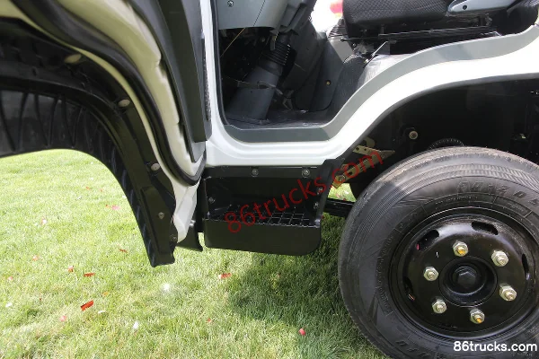 Dayun Aopuli 130hp 4X2(6 wheels) 3.85m half-cab van light truck (3) | 86Trucks