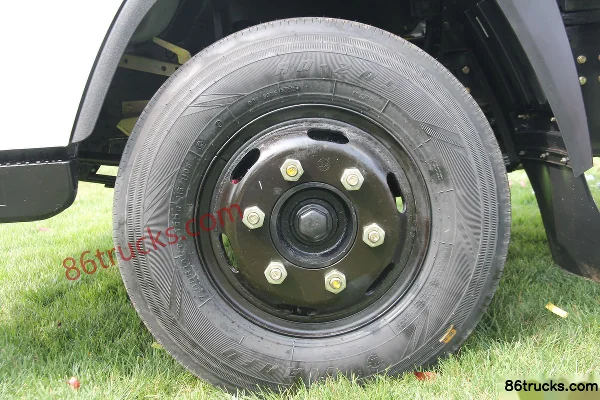 Dayun Aopuli 130hp 4X2(6 wheels) 3.85m half-cab van light truck Chassis (2) | 86Trucks