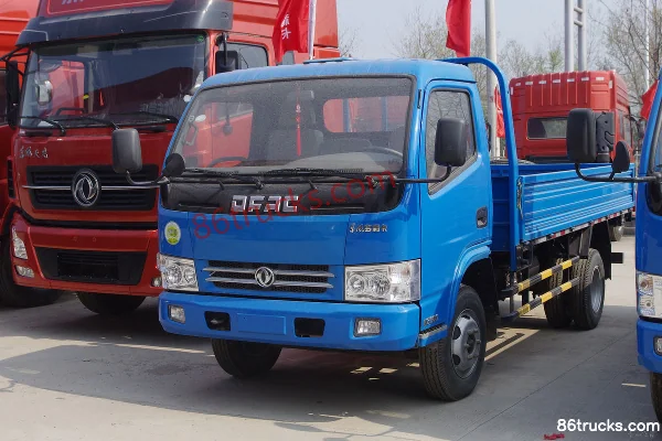 Dongfeng Duolika D7 120hp 4X2(6 wheels) 5.1m single-row stake light truck Exterior (3) | 86Trucks