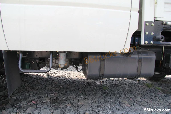 Dongfeng Duolika S2800 95 ch 4X2(6 roues) camion léger à ridelles double cabine 2,8 m Châssis (1) | 86Trucks