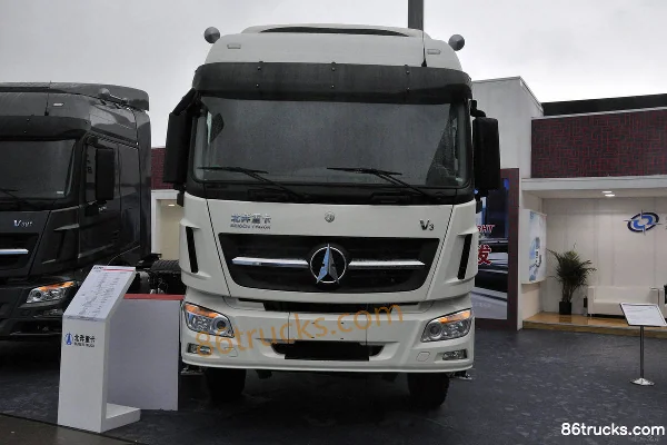 Beiben V3 Heavy Truck 380 hp 6X4(10 wheels) LNG Tractor Truck Exterior