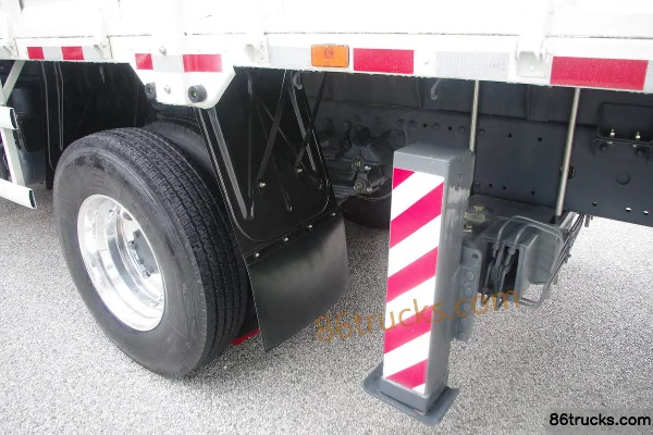 FAW Jiefang J6L 220hp 6X2(8 wheels) Truck Mounted Crane Chassis (2) | 86Trucks