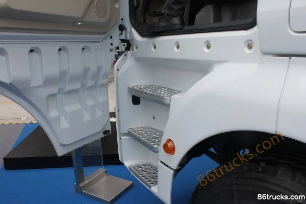 Sinotruk Sitrak C7H Heavy Truck 360 hp 6X4(10 wheels) Tractor Truck Cab (2) | 86Trucks