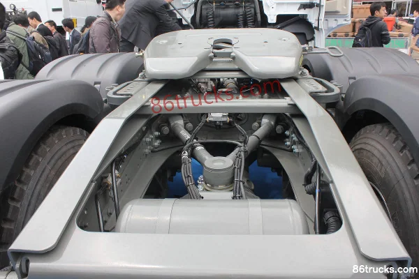 Sinotruk Sitrak C7H Heavy Truck 360 hp 6X4(10 wheels) Tractor Truck Chassis (2) | 86Trucks